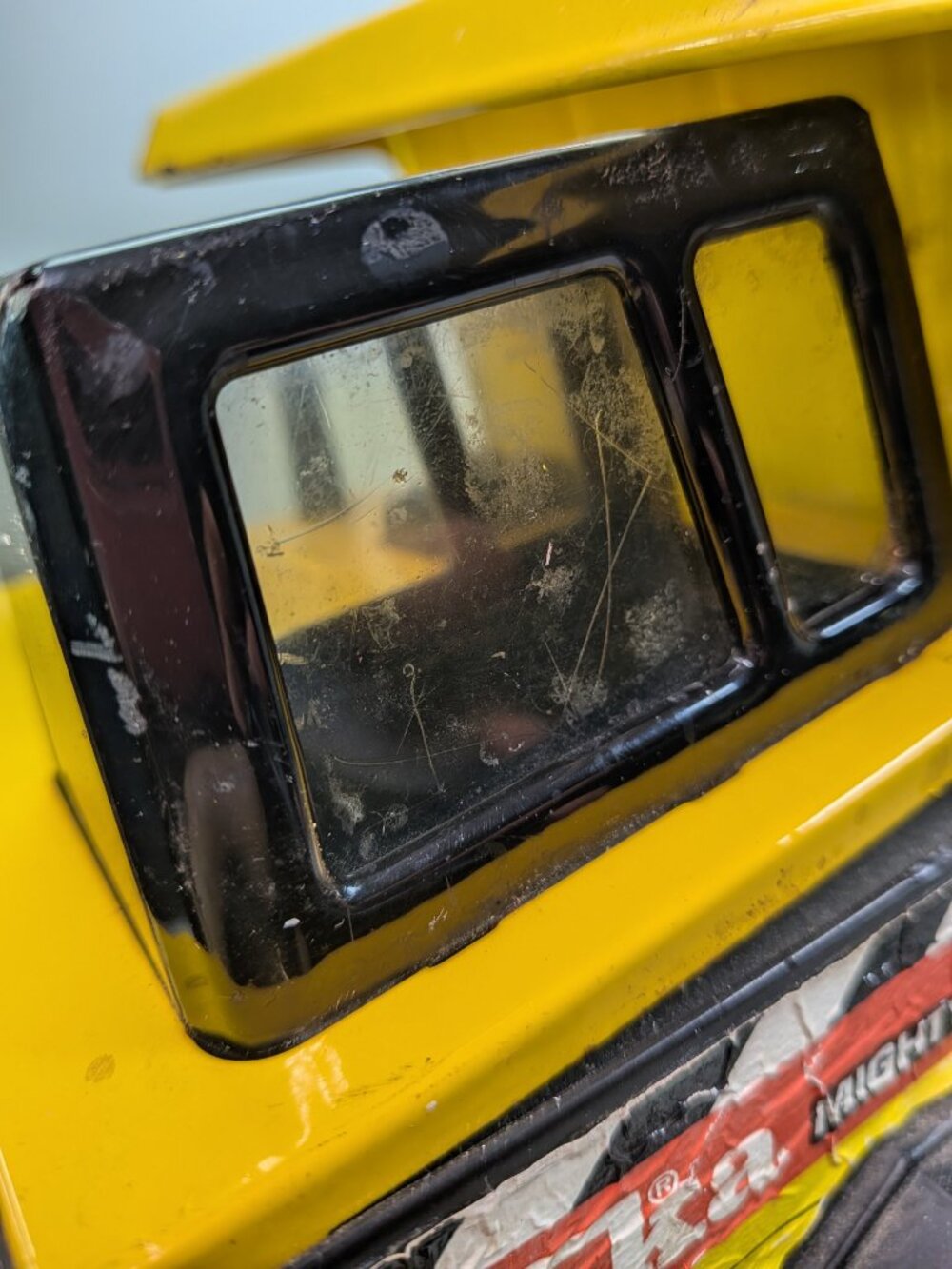 Vintage Tonka Mighty Dump Truck #768 Yellow Pressed Steel Plastic Chassis 90s - Picture 5 of 17